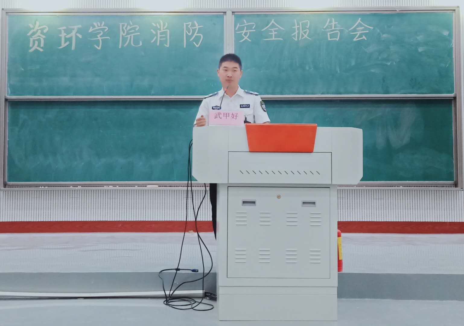 Ͼ