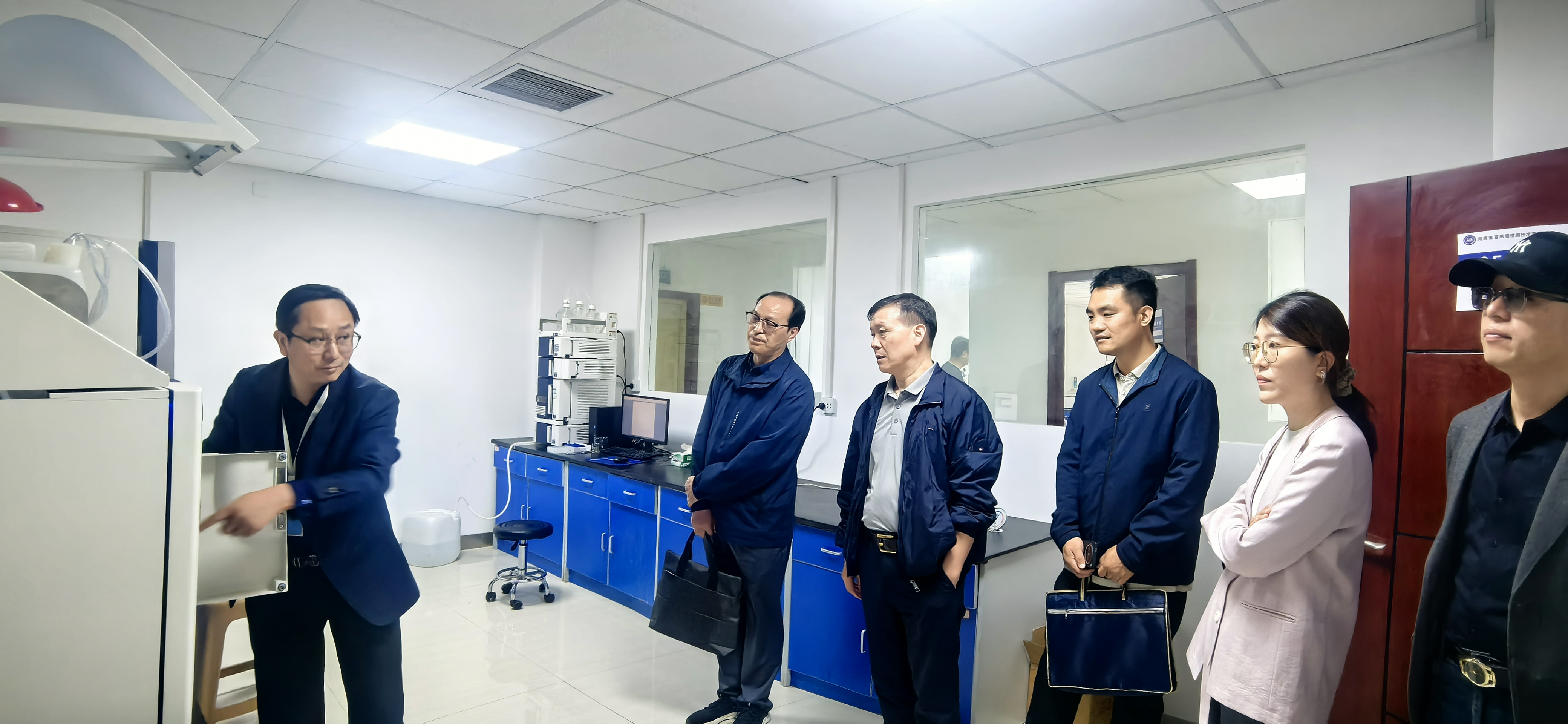 �Ͼ�����